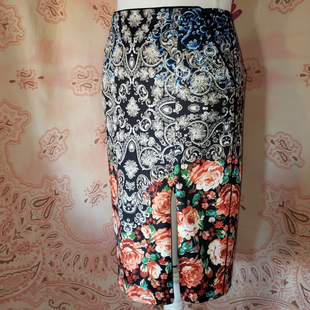 Boston Proper Mirrored Vase Skirt. Floral Pencil - Picture 4 of 13